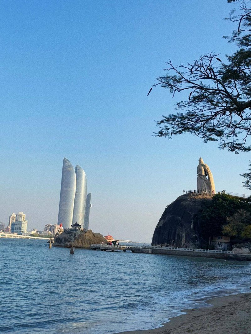 轻旅游,一种新兴的旅行方式正逐渐走入人们的生活。它不仅强调短途、灵活的特点,更注重心灵与自然的交流。今天就让我们通过几个具体案例,讲述轻旅游的故事。